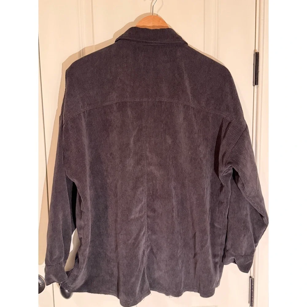 Forever 21 Black Corduroy Button Down Shirt Shacket Raw Hem Small - Picture 3 of 4